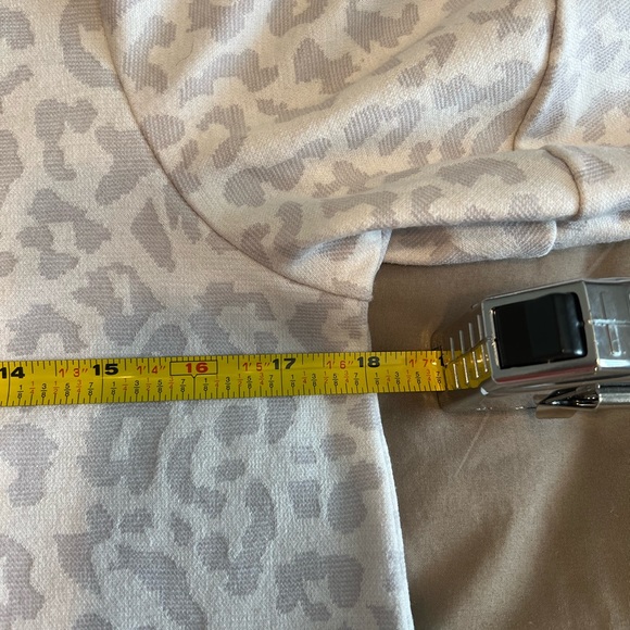 🌺 2/$8🌺 Banana Republic Short Sleeve Top - Picture 4 of 7